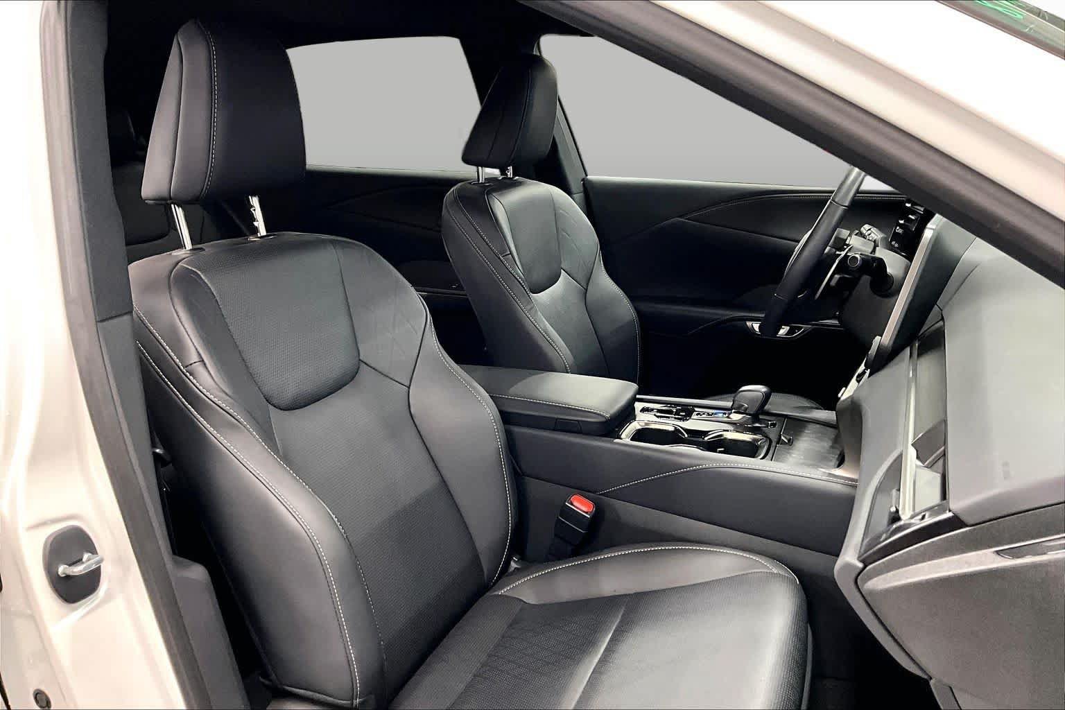 Used 2024 Lexus RX 350 Premium Plus w/ Cold Area Package FWD image 9