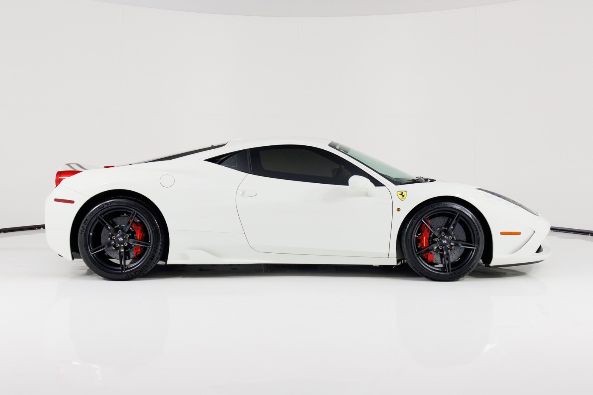 Used 2014 Ferrari 458 Speciale Coupe image 2