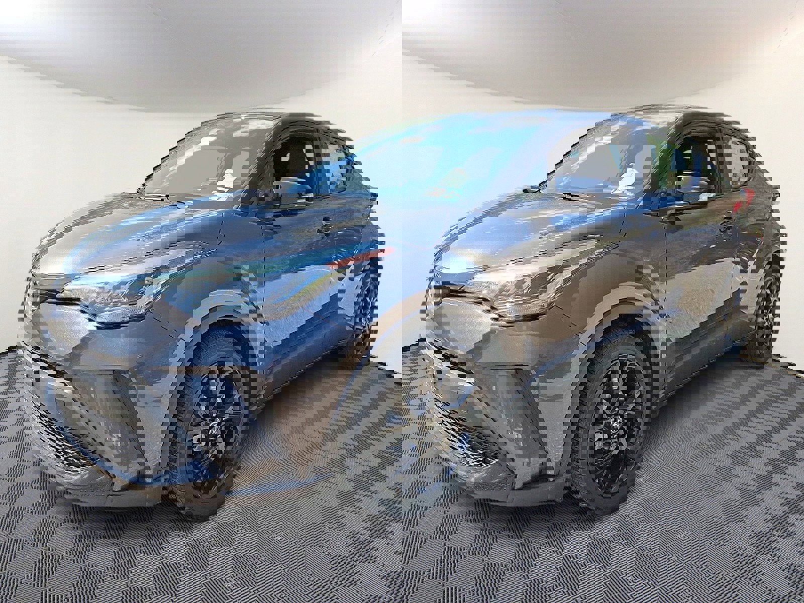 Used 2021 Toyota C-HR Nightshade image 3