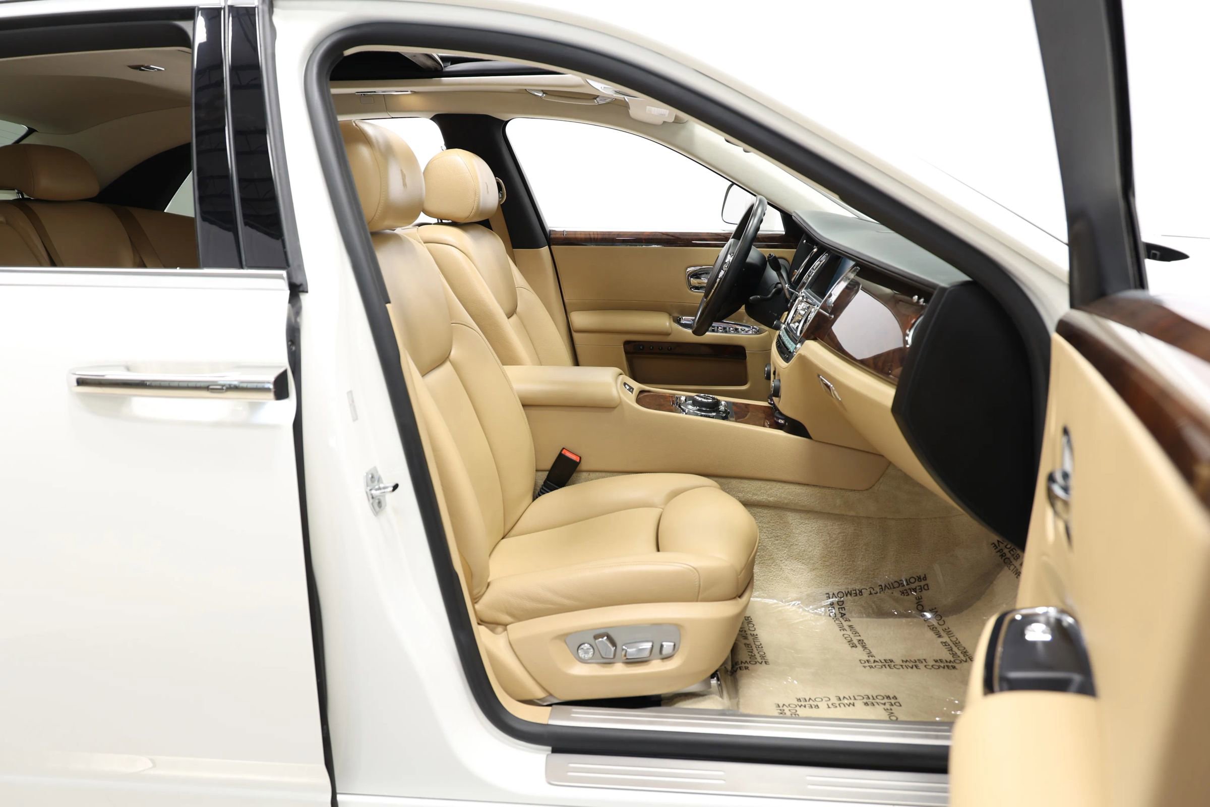 Used 2015 Rolls-Royce Ghost RWD image 91