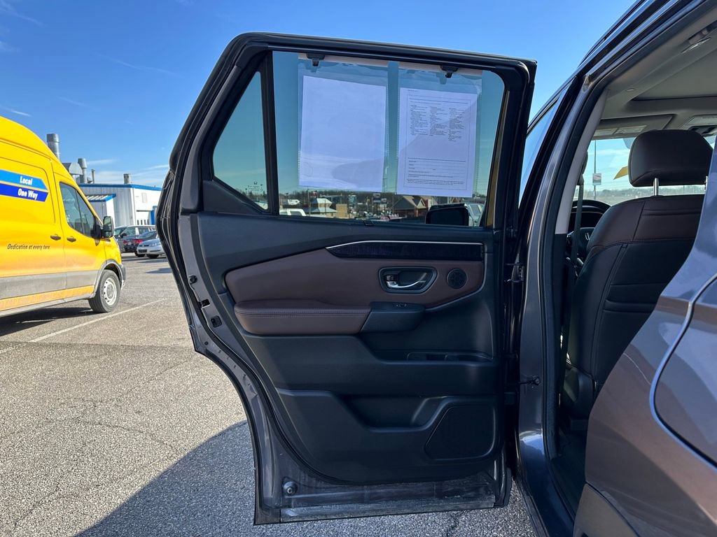 Used 2025 Honda Pilot Elite image 13