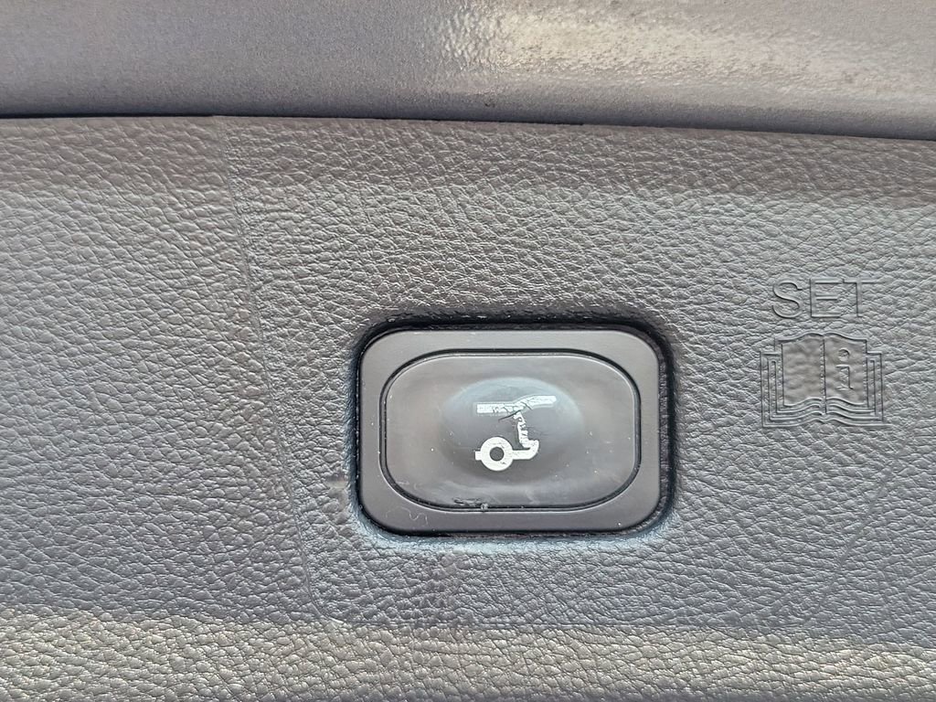 Used 2024 Ford Edge Titanium image 26