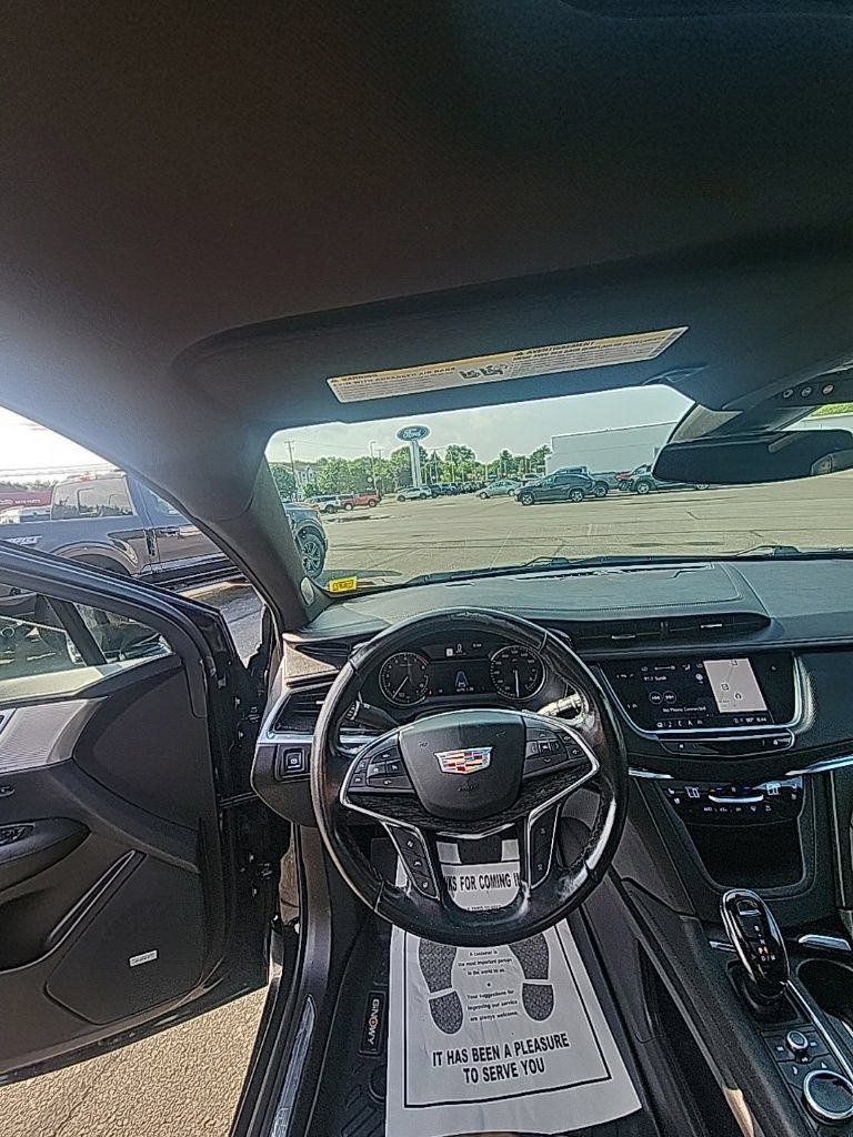 Used 2023 Cadillac XT5 Premium Luxury AWD/4WD image 2
