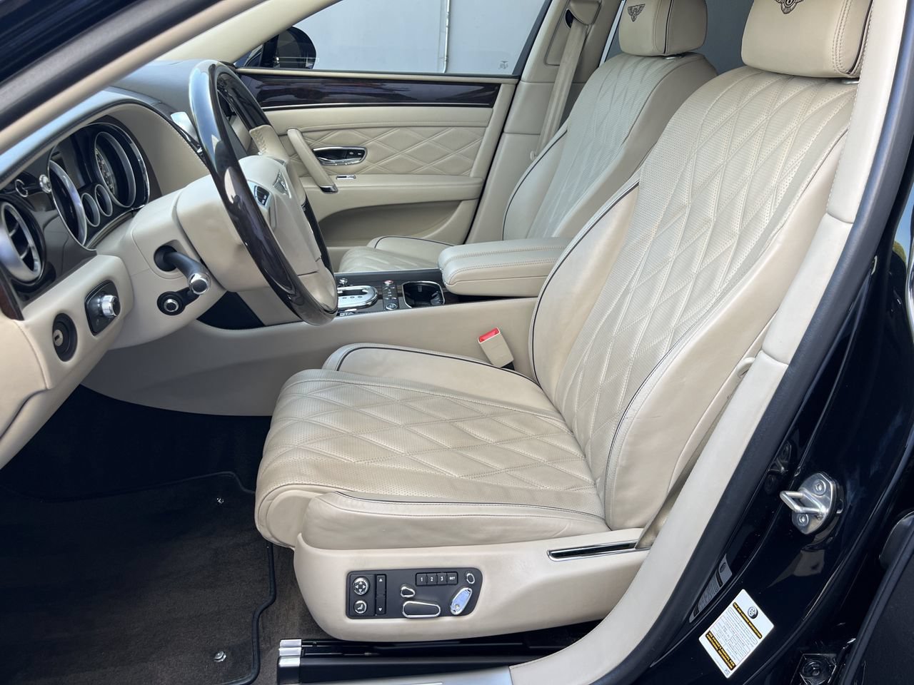 Used 2014 Bentley Flying Spur W12 AWD/4WD image 9