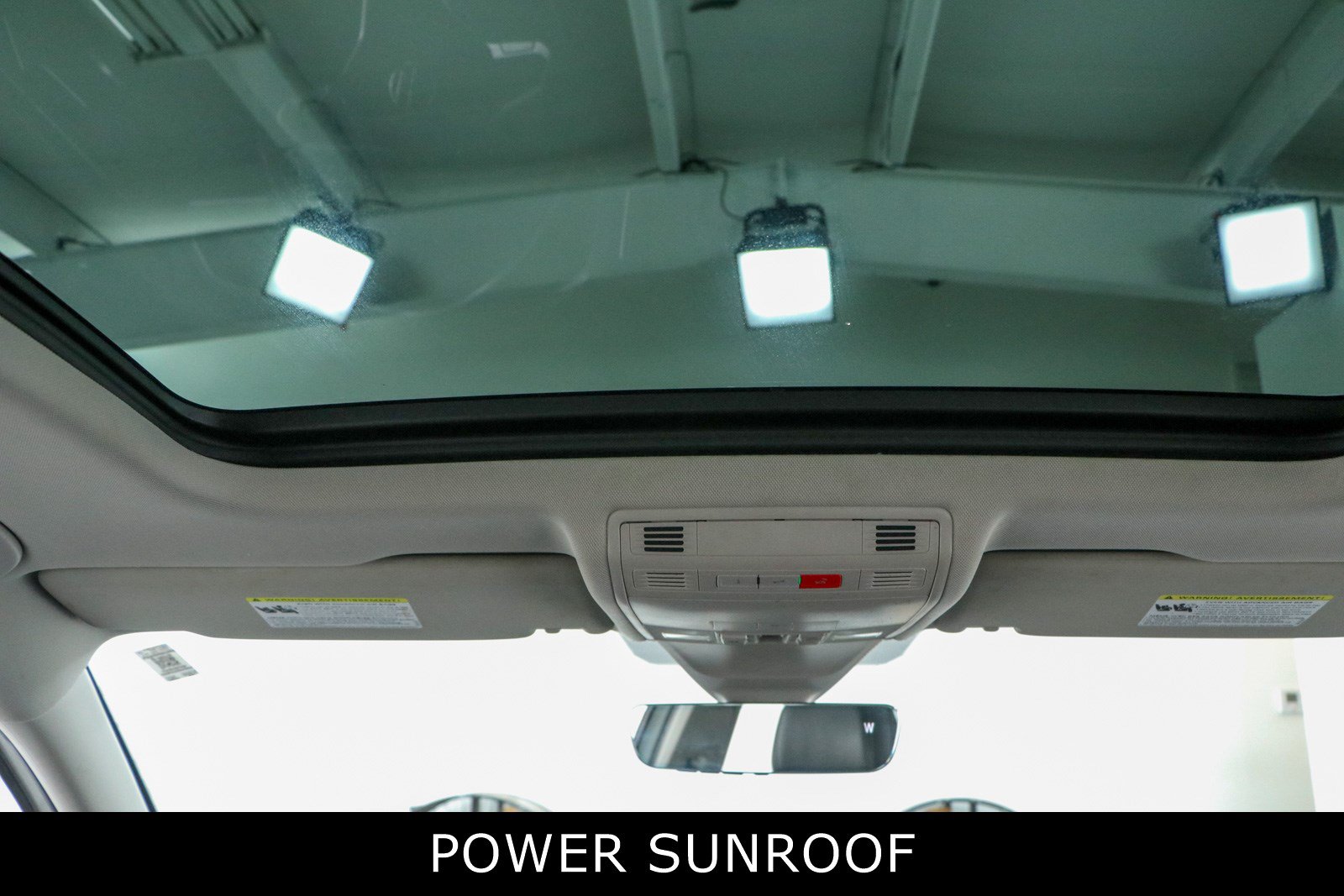 Used 2023 Volkswagen Tiguan SE w/ Panoramic Sunroof Package FWD image 21