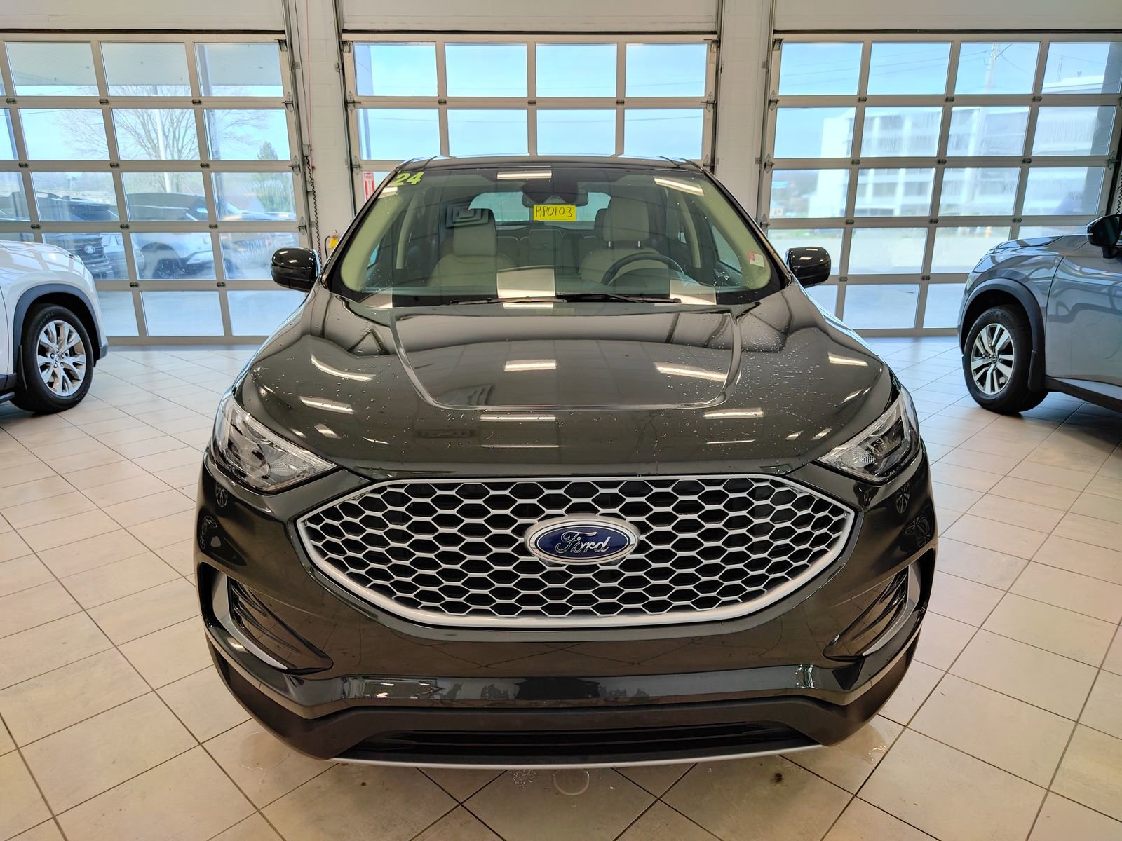 Used 2024 Ford Edge SEL image 6