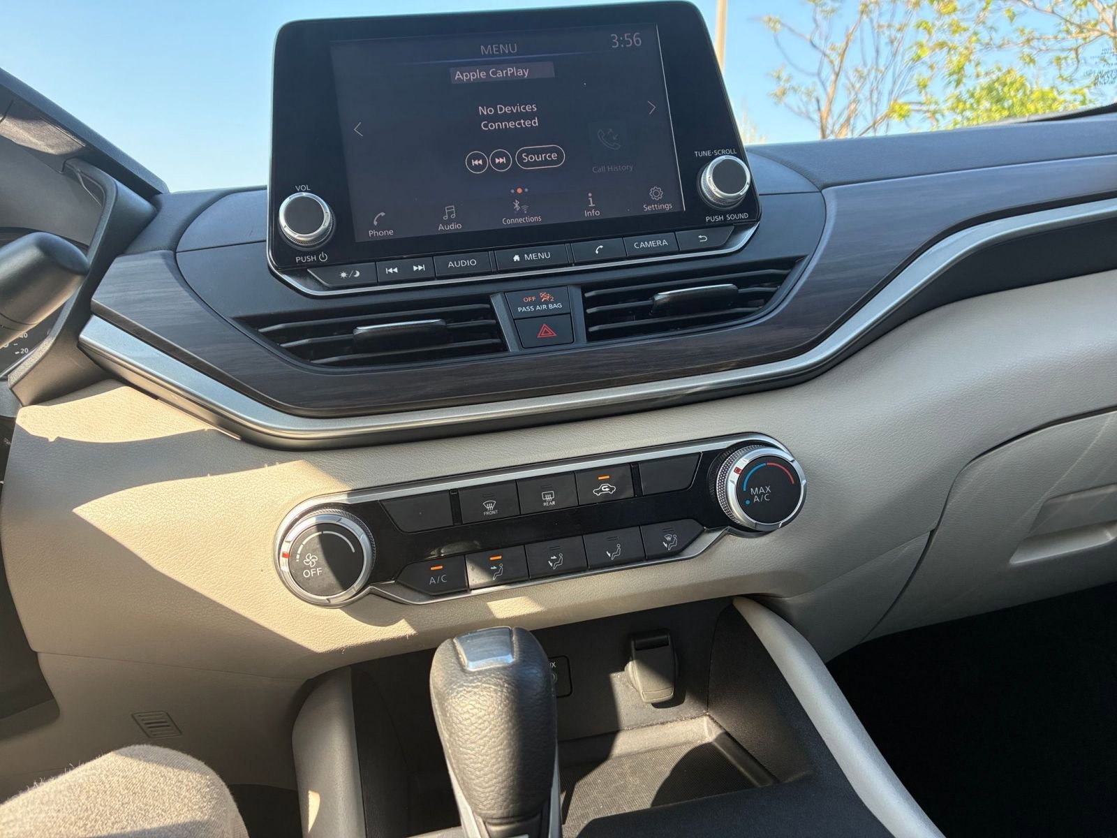 Used 2025 Nissan Altima 2.5 SV FWD image 17