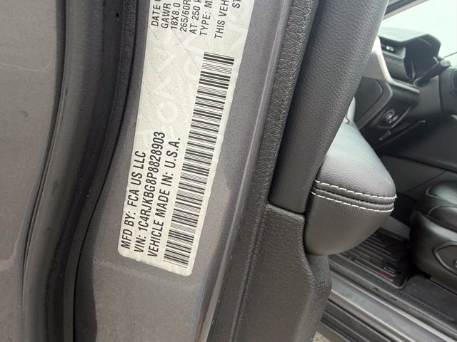 Used 2023 Jeep Grand Cherokee L Limited AWD/4WD image 32