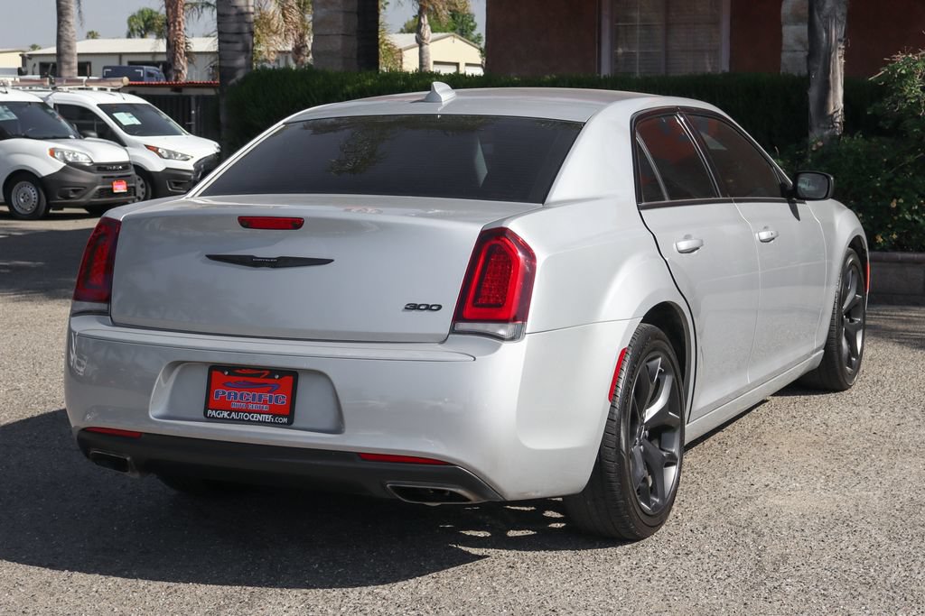 Used 2023 Chrysler 300 Touring w/ Sport Appearance Package RWD image 9