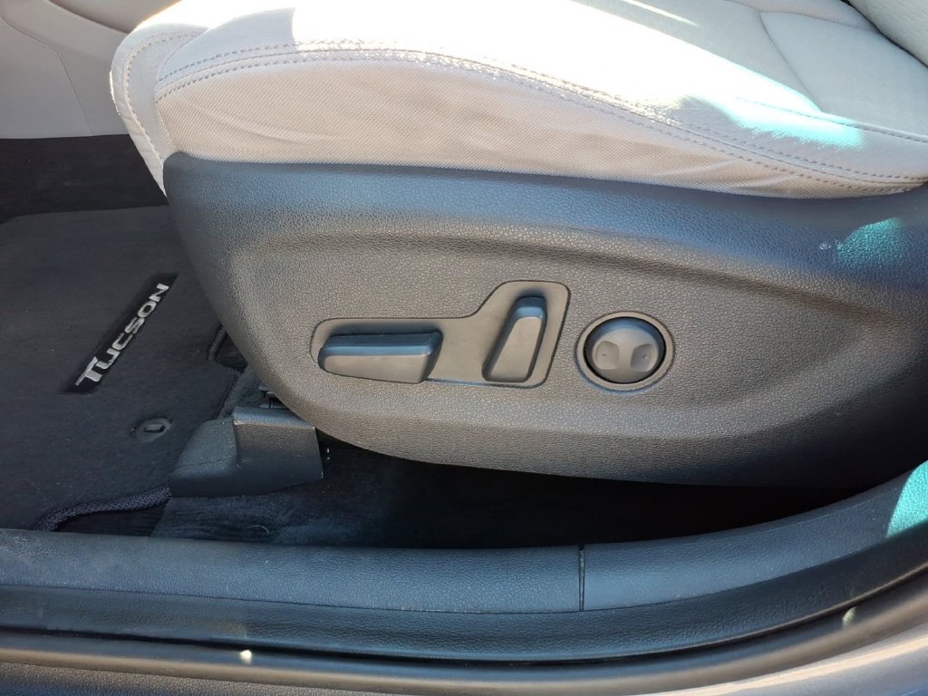 Used 2021 Hyundai Tucson SEL FWD image 16