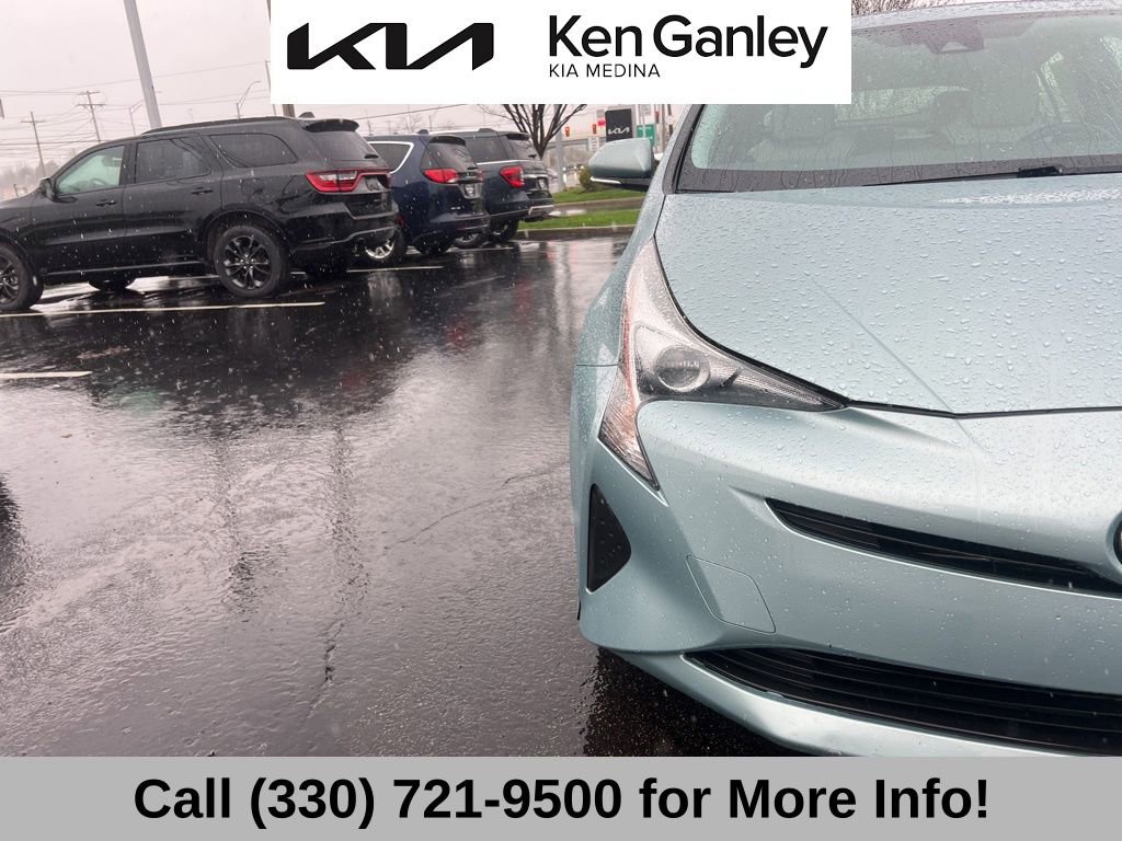 Used 2016 Toyota Prius Four w/ Advanced Technology Package image 17