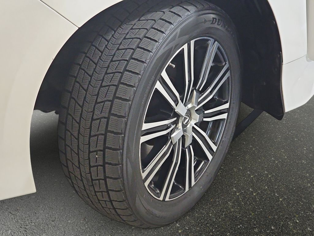 Used 2020 Lexus LX 570 4WD w/ Luxury Package image 35