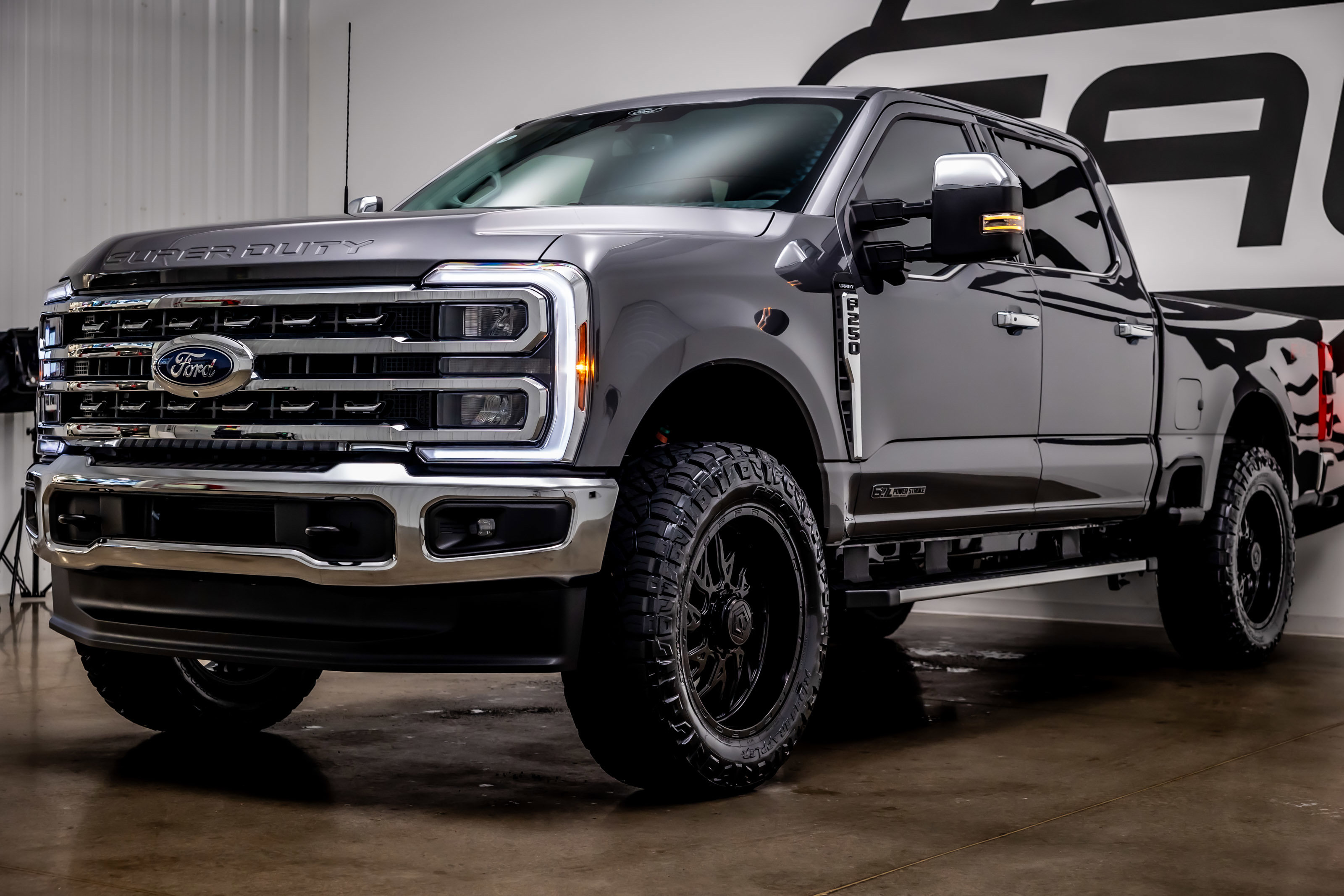 Used 2025 Ford F250 Lariat w/ Chrome Package image 30