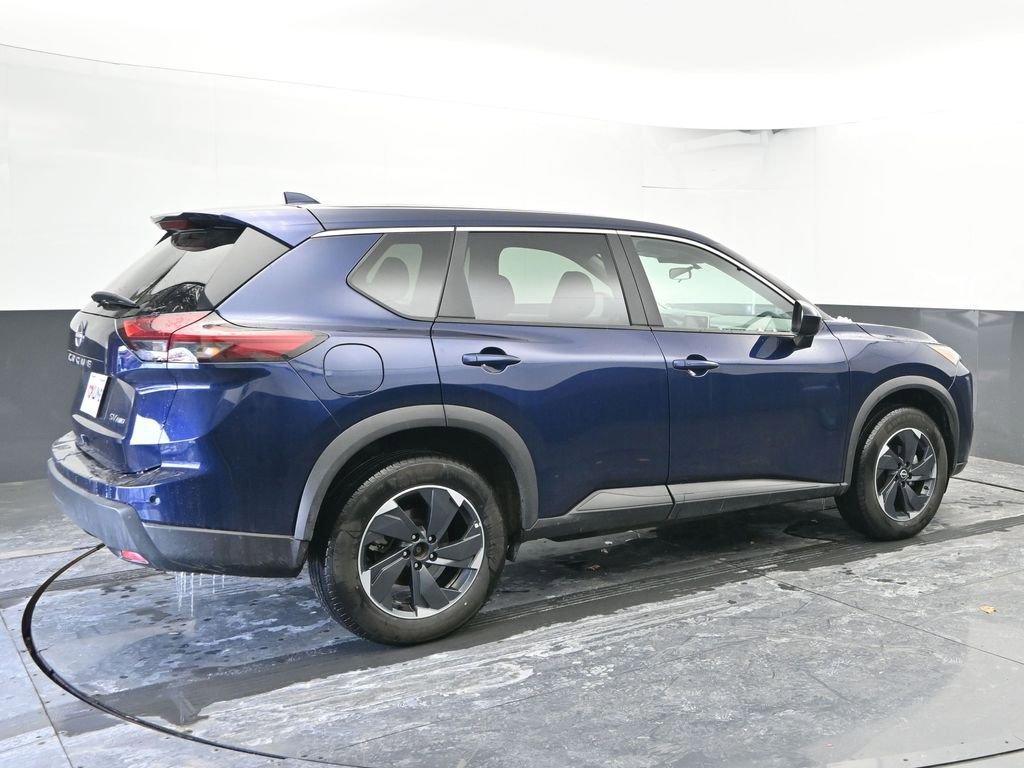 Used 2024 Nissan Rogue SV image 11