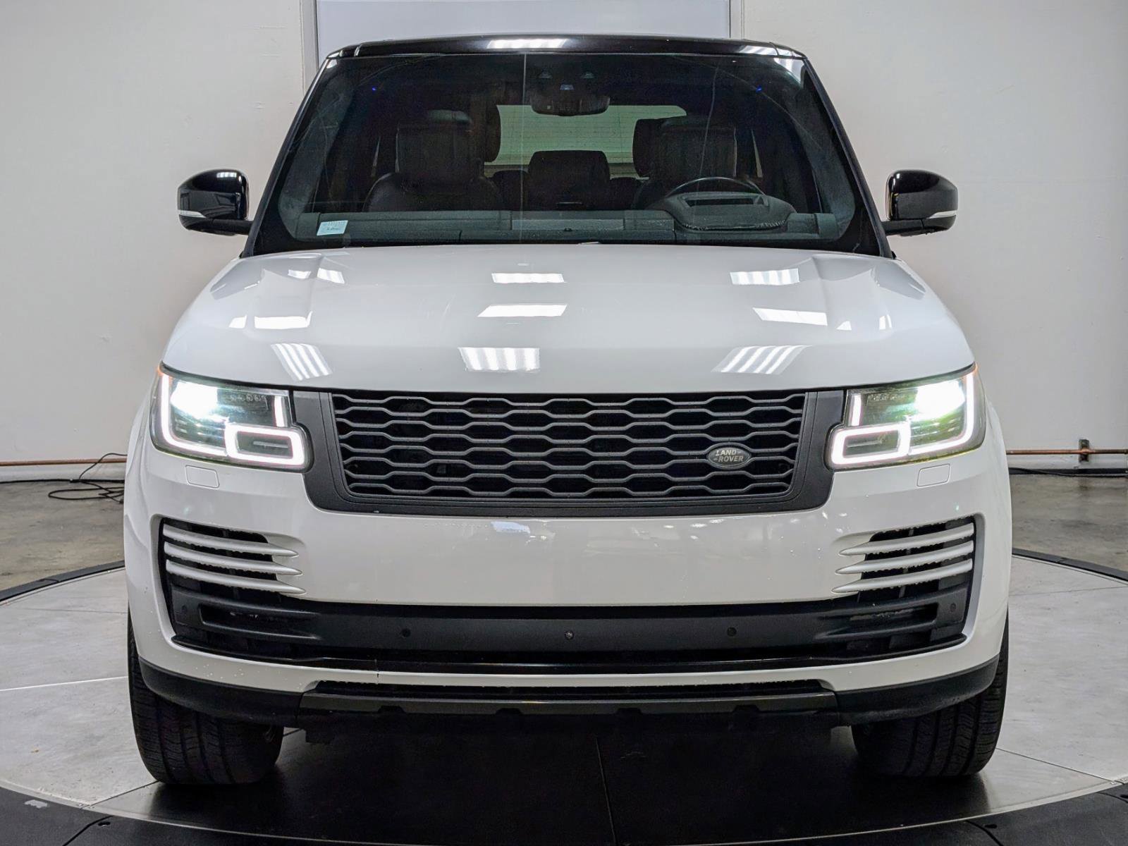 Used 2019 Land Rover Range Rover Autobiography image 3