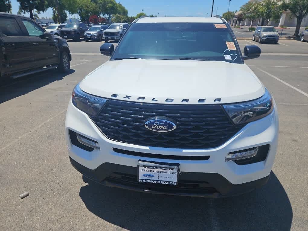 Used 2023 Ford Explorer ST-Line w/ Class IV Trailer Tow Package RWD image 2