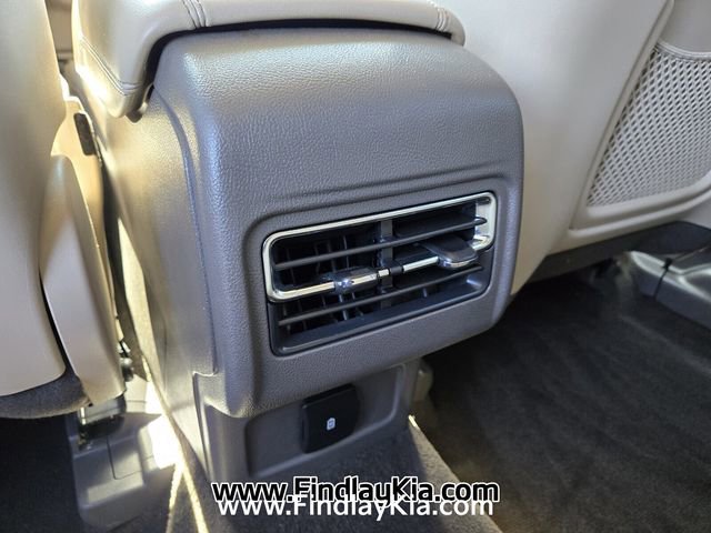 Used 2022 Lincoln Corsair Reserve w/ Rear Removable Package Tray FWD image 16