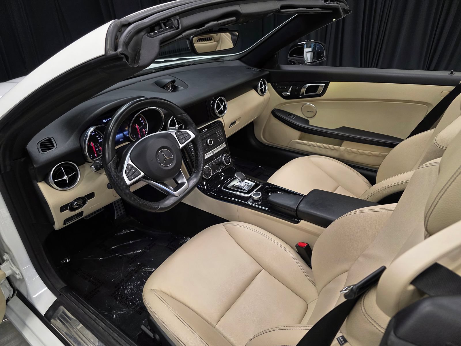 Used 2019 Mercedes-Benz SLC 300 image 22