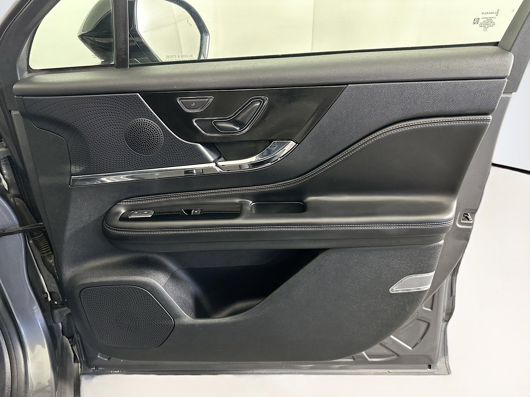 Used 2024 Lincoln Corsair Reserve w/ Equipment Group 201A image 33