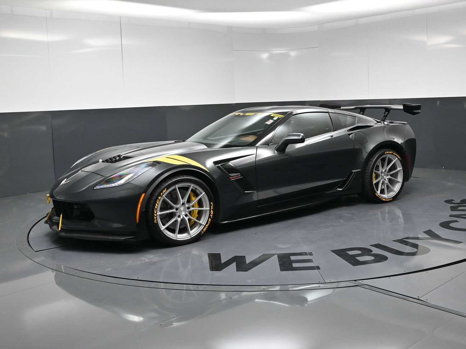 Used 2018 Chevrolet Corvette Grand Sport RWD image 11
