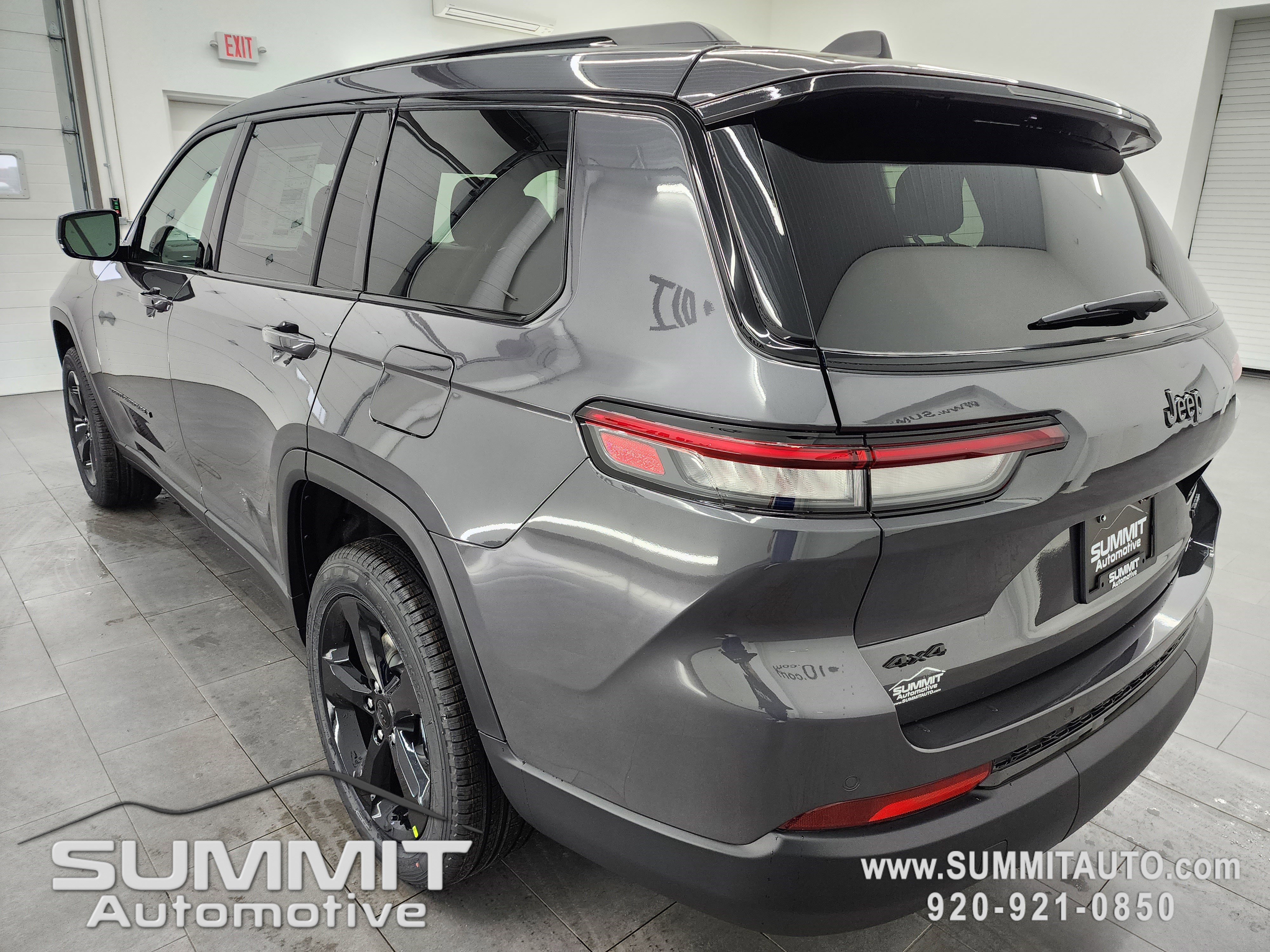 New 2025 Jeep Grand Cherokee L Limited w/ Black Appearance Package image 6