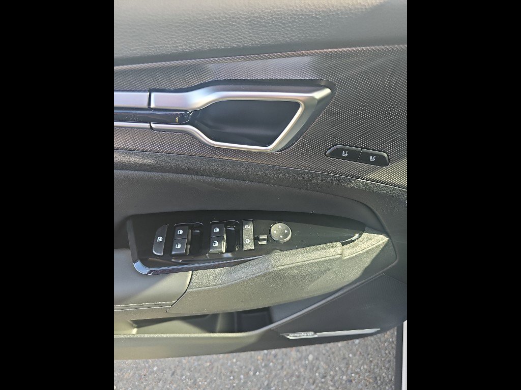 New 2025 Kia Sportage SX image 10