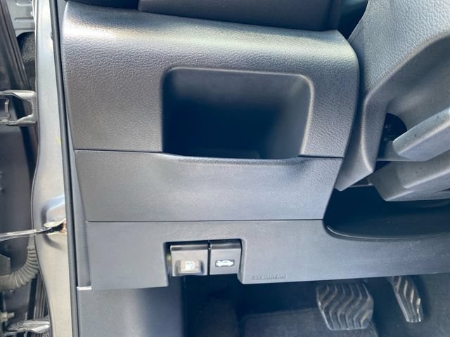 Used 2021 Nissan Kicks SR w/ Interior Electronics Package FWD image 18