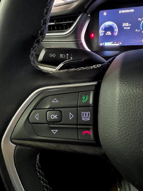 Used 2024 Jeep Grand Cherokee Limited w/ Black Appearance Package AWD/4WD image 37
