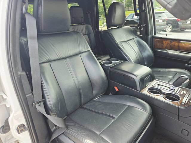 Used 2015 Lincoln Navigator 4WD image 18