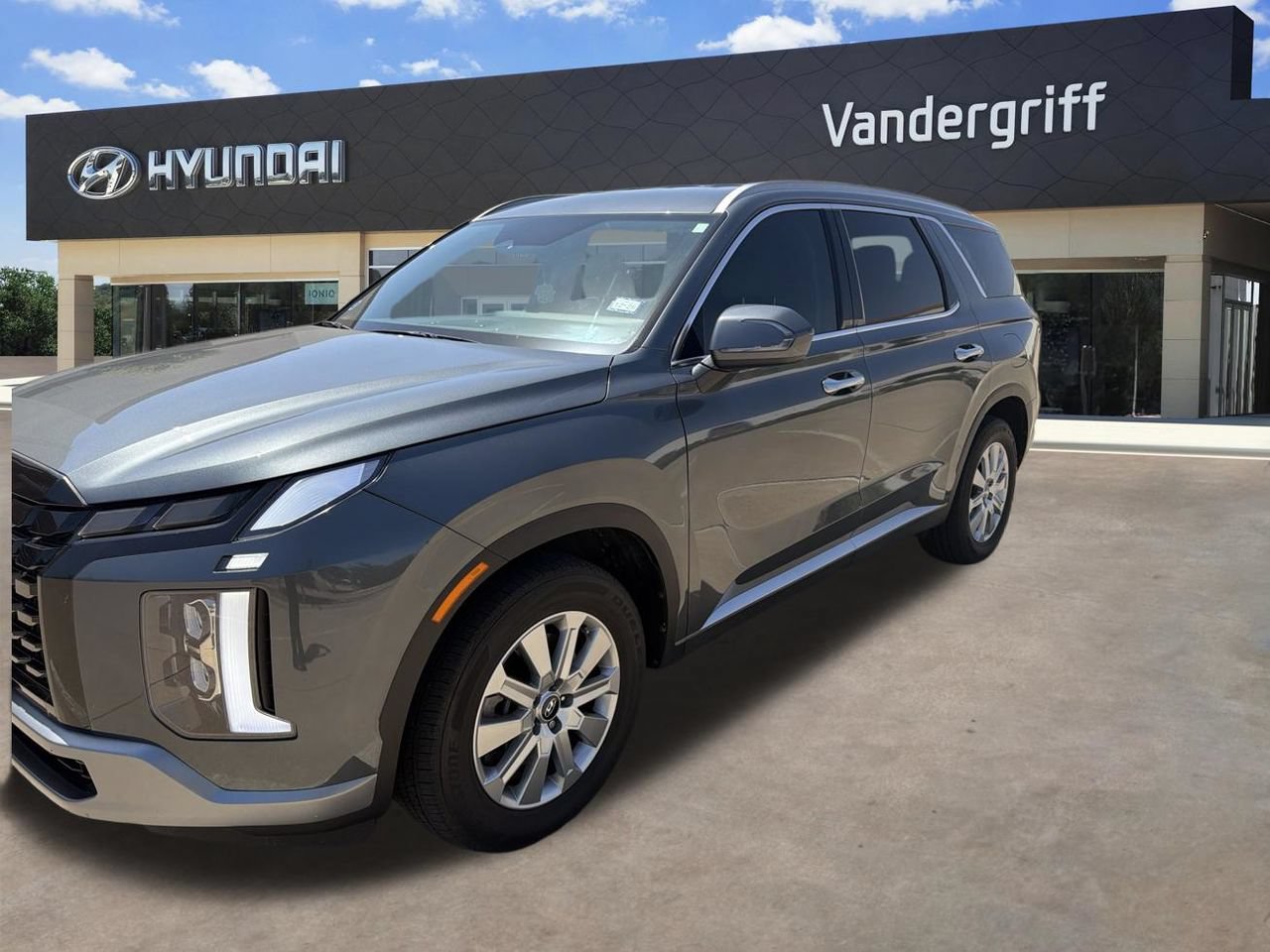 Used 2025 Hyundai Palisade SEL FWD image 3