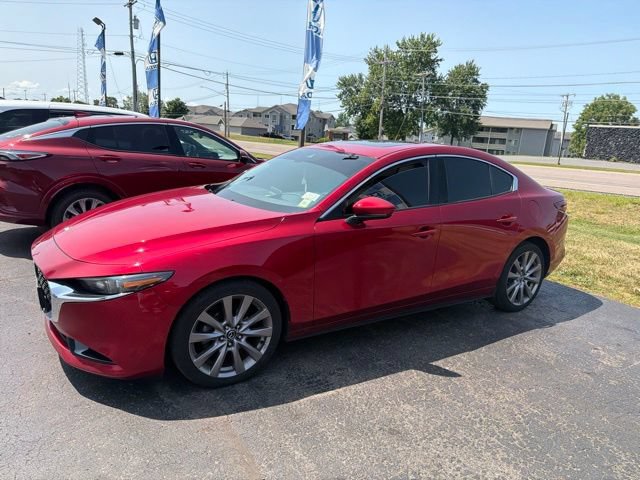 Used 2019 MAZDA MAZDA3 Sedan w/ Premium Package FWD image 4