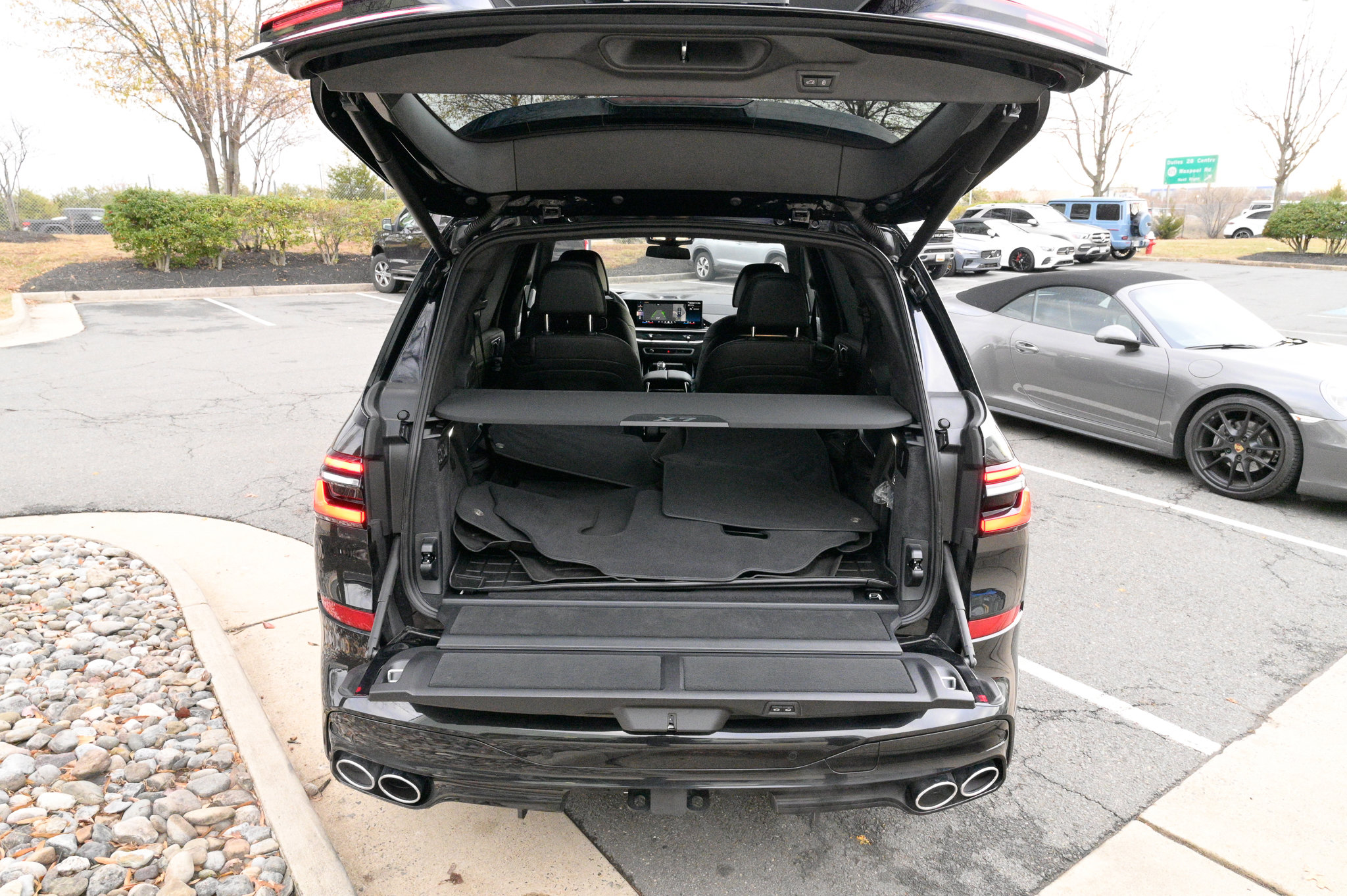 Used 2025 BMW ALPINA XB7 image 45