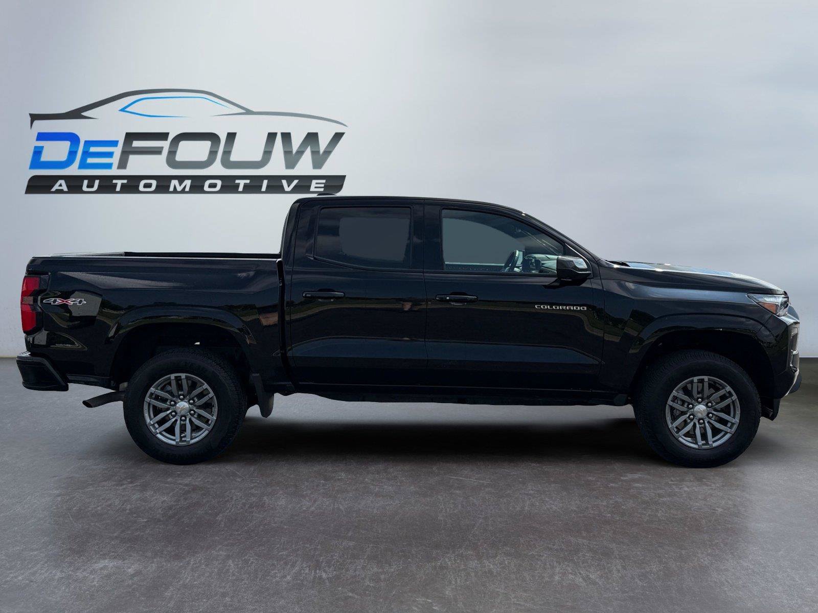 Used 2026 Chevrolet Colorado LT w/ LT Convenience Package AWD/4WD image 2