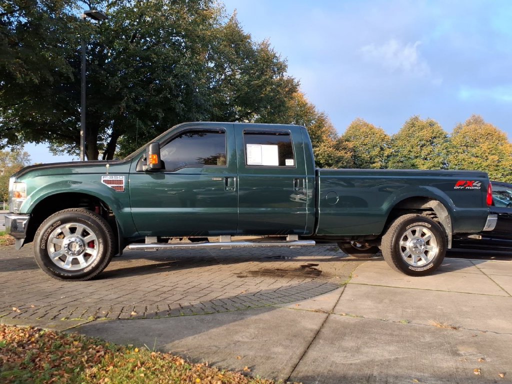 Used 2010 Ford F350 Lariat AWD/4WD image 2