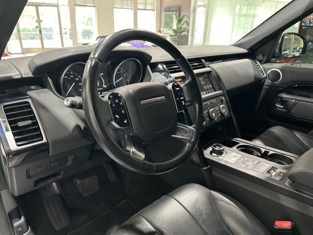 Used 2019 Land Rover Discovery SE AWD/4WD image 3