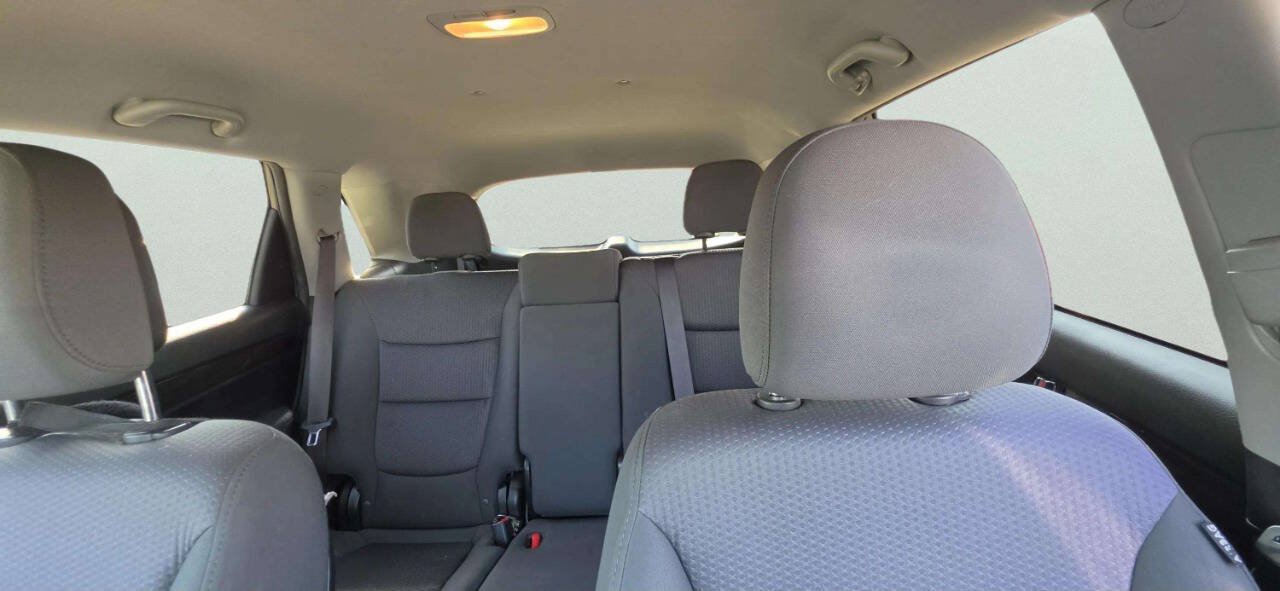Used 2012 Kia Sorento FWD w/ Third Row Pkg image 8