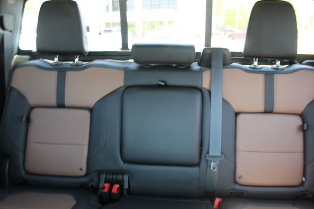 Used 2022 Chevrolet Silverado 1500 High Country w/ Safety Package II AWD/4WD image 32