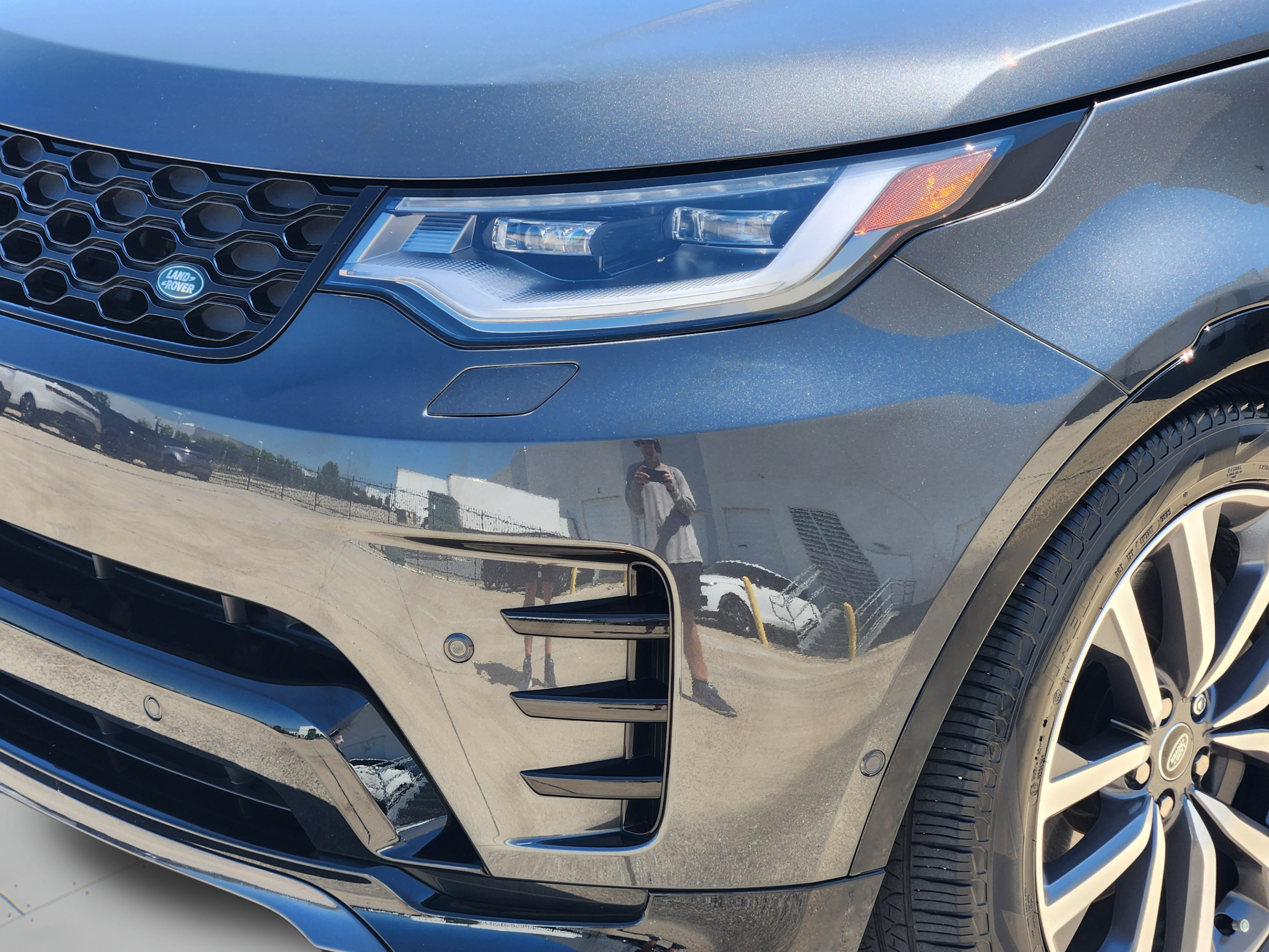 Certified 2024 Land Rover Discovery Dynamic SE AWD/4WD image 35