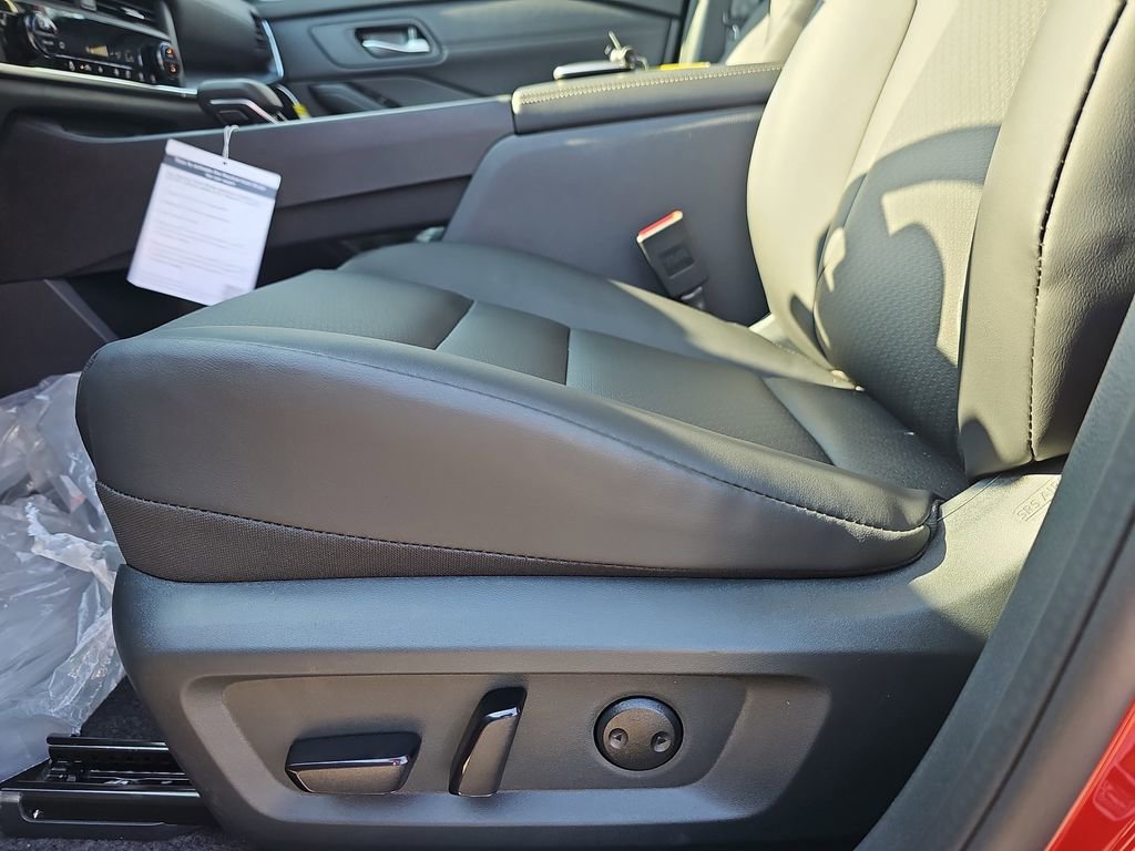New 2026 Nissan Rogue Dark Armor FWD image 32