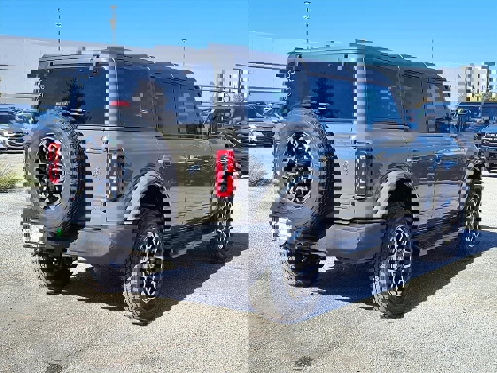 New 2025 Ford Bronco Outer Banks image 4