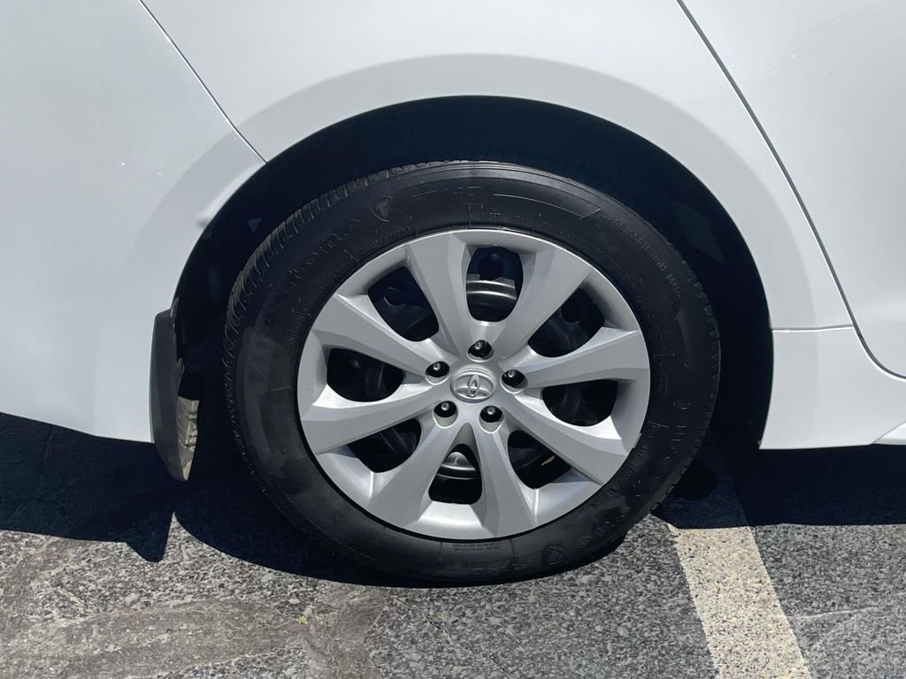 Used 2025 Toyota Corolla LE image 26