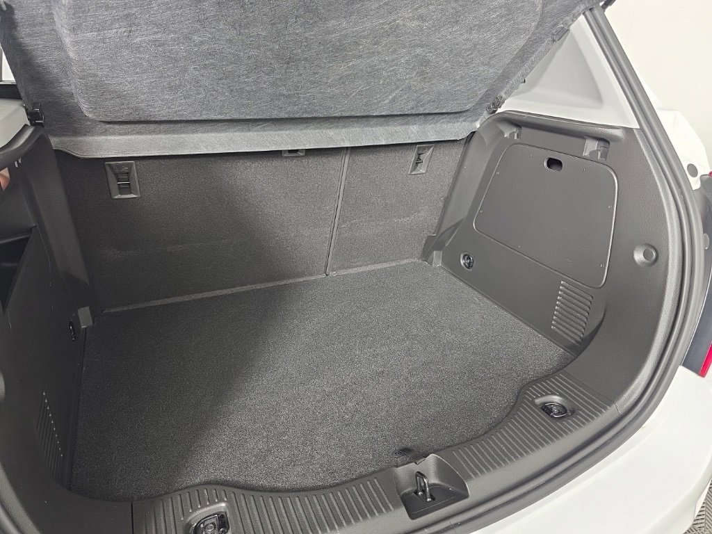 Used 2019 Chevrolet Trax LT w/ LT Convenience Package image 28