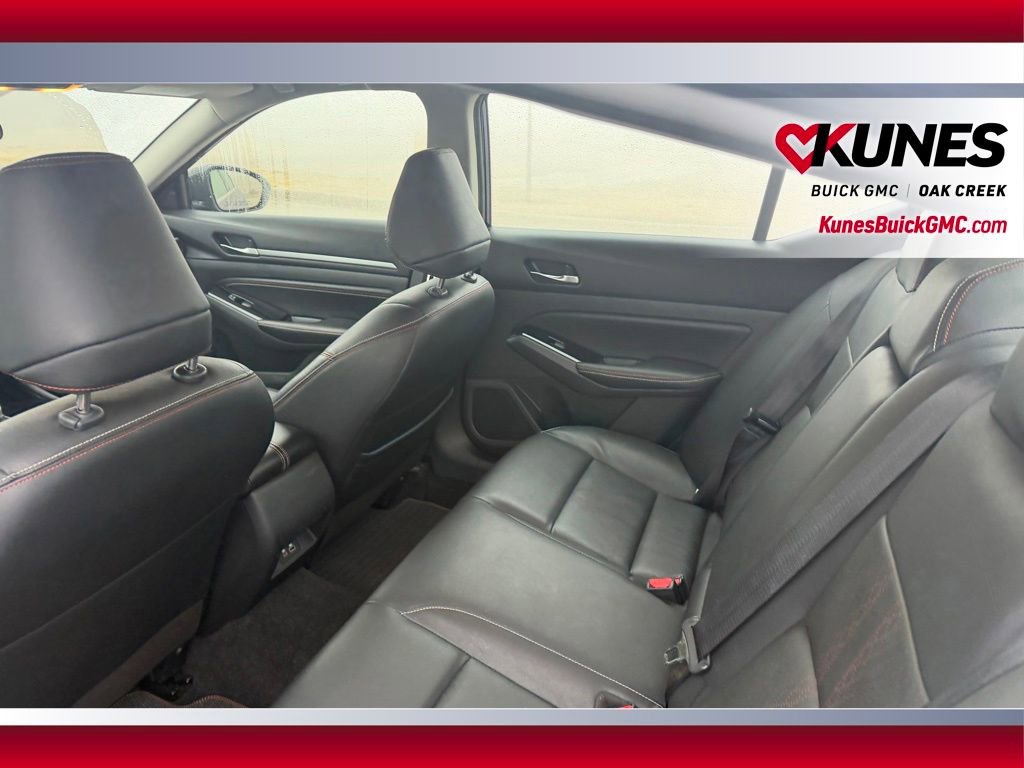 Used 2023 Nissan Altima 2.5 SR w/ SR Premium Package FWD image 4