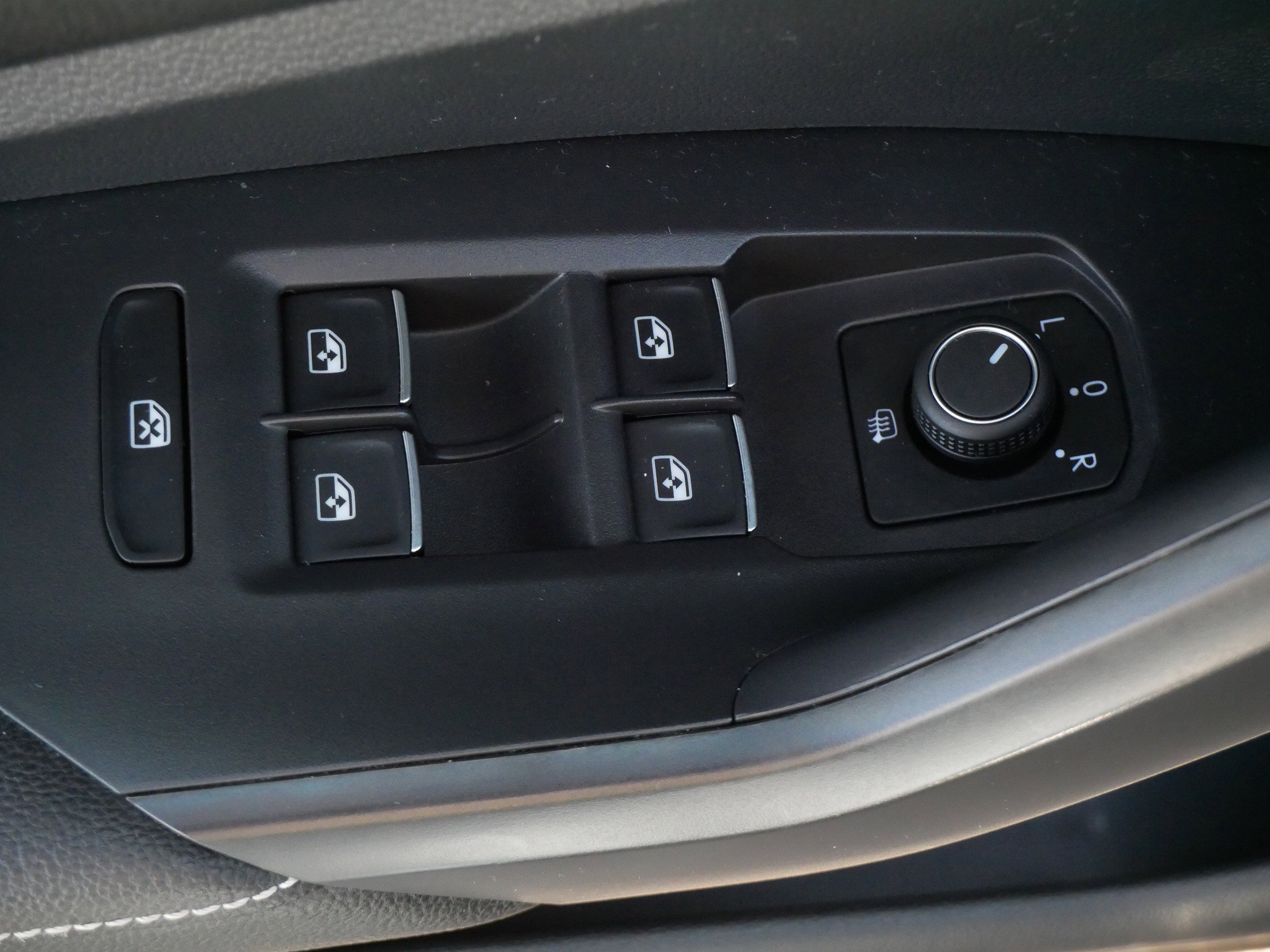 Certified 2024 Volkswagen Jetta Sport FWD image 19