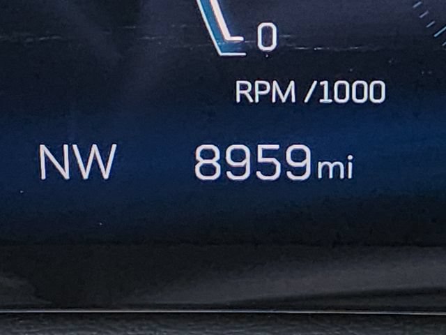 Used 2025 Cadillac XT4 Premium Luxury FWD image 33