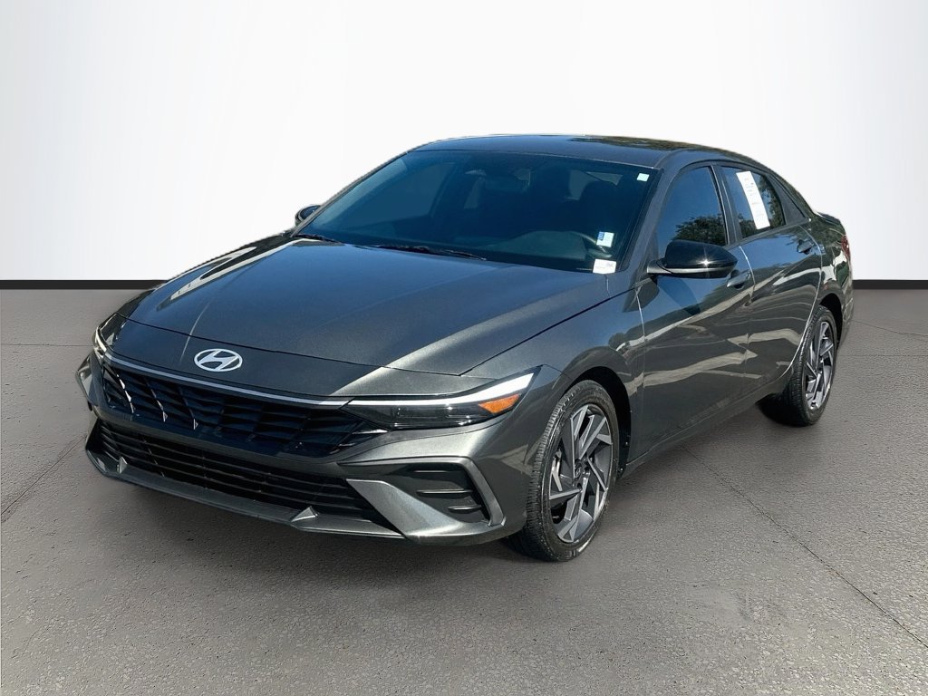Used 2025 Hyundai Elantra Sport FWD image 3
