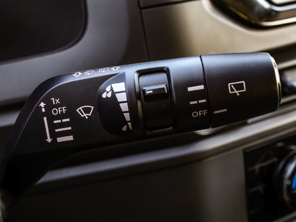 Used 2025 Nissan Pathfinder S AWD/4WD image 28