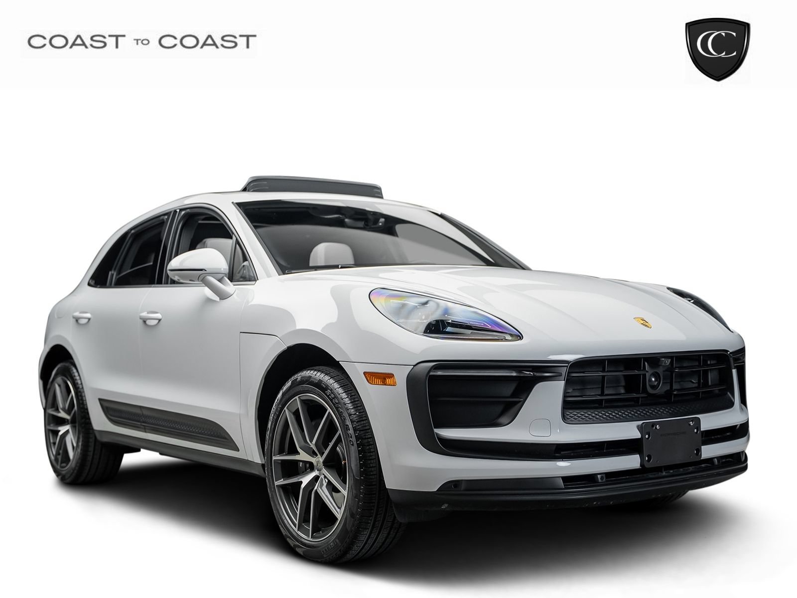 Used 2025 Porsche Macan AWD/4WD image 1
