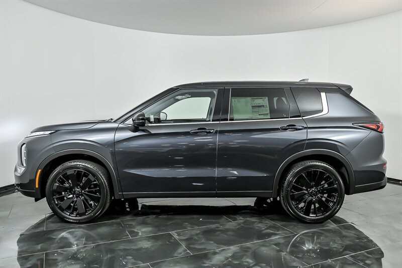 New 2026 Mitsubishi Outlander LE FWD image 6