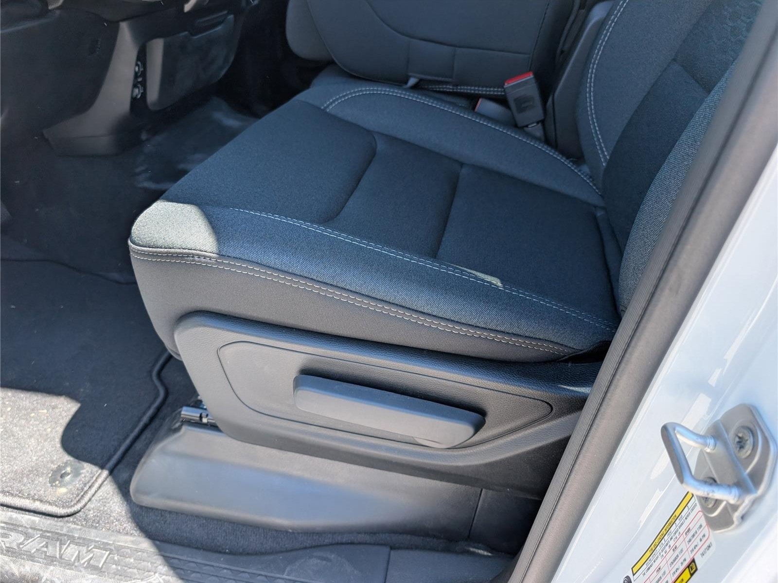 New 2026 RAM 1500 Express AWD/4WD image 15